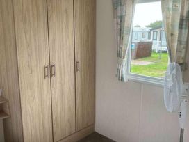 Caister Holiday Park - Holiday Accommodation 16360 - Norfolk - 1185991 - thumbnail photo 14