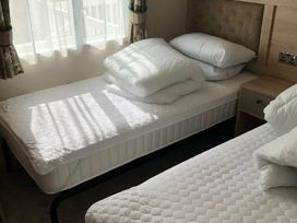 Unity Holiday Resort - Holiday Accommodation 16365 - Somerset & Wiltshire - 1185993 - thumbnail photo 6