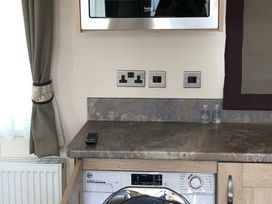 Unity Holiday Resort - Holiday Accommodation 16365 - Somerset & Wiltshire - 1185993 - thumbnail photo 9