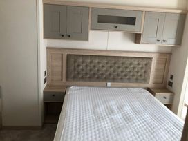 Unity Holiday Resort - Holiday Accommodation 16365 - Somerset & Wiltshire - 1185993 - thumbnail photo 18