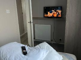 Unity Holiday Resort - Holiday Accommodation 16371 - Somerset & Wiltshire - 1185996 - thumbnail photo 13