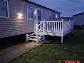 Unity Holiday Resort - Holiday Accommodation 16371 - Somerset & Wiltshire - 1185996 - thumbnail photo 15
