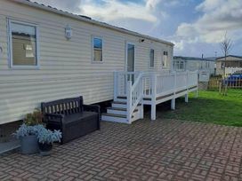 Golden Gate Holiday Centre - Holiday Accommodation 16375 - North Wales - 1185997 - thumbnail photo 2