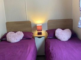 Hafan y Mor Haven - Holiday Accommodation 16383 - North Wales - 1186000 - thumbnail photo 8