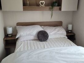 Unity Holiday Resort - Holiday Accommodation 16385 - Somerset & Wiltshire - 1186001 - thumbnail photo 3