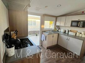 Unity Holiday Resort - Holiday Accommodation 16385 - Somerset & Wiltshire - 1186001 - thumbnail photo 8