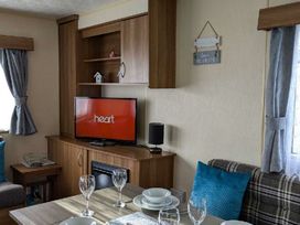 Coopers Beach Holiday Park - Holiday Accommodation 16414 - Suffolk & Essex - 1186010 - thumbnail photo 3