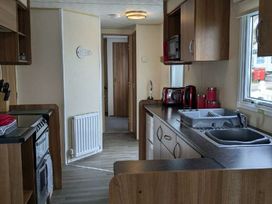 Coopers Beach Holiday Park - Holiday Accommodation 16414 - Suffolk & Essex - 1186010 - thumbnail photo 5