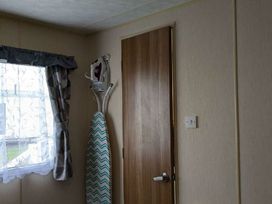 Coopers Beach Holiday Park - Holiday Accommodation 16414 - Suffolk & Essex - 1186010 - thumbnail photo 13