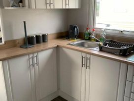 Trecco Bay - Holiday Accommodation 16415 - Somerset & Wiltshire - 1186011 - thumbnail photo 5
