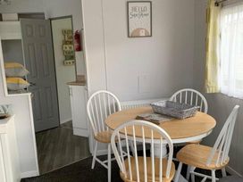 Trecco Bay - Holiday Accommodation 16415 - Somerset & Wiltshire - 1186011 - thumbnail photo 6