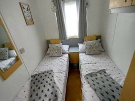 Trecco Bay - Holiday Accommodation 16415 - Somerset & Wiltshire - 1186011 - thumbnail photo 13