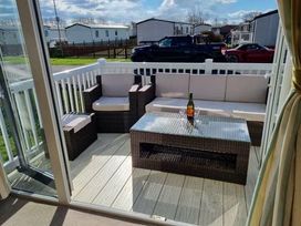 Unity Holiday Resort - Holiday Accommodation 16507 - Somerset & Wiltshire - 1186037 - thumbnail photo 1