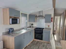 Shorefield Country Park - Holiday Accommodation 16514 - Dorset - 1186038 - thumbnail photo 6
