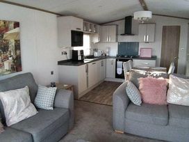 7 Lakes Country Park - Holiday Accommodation 16527 - Lincolnshire - 1186041 - thumbnail photo 1