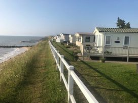 Hopton Holiday Village - Holiday Accommodation 16565 - Suffolk & Essex - 1186050 - thumbnail photo 2