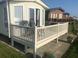 Hopton Holiday Village - Holiday Accommodation 16565 - Suffolk & Essex - 1186050 - thumbnail photo 3
