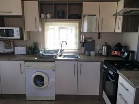 Hopton Holiday Village - Holiday Accommodation 16565 - Suffolk & Essex - 1186050 - thumbnail photo 4