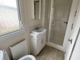 Golden Gate Holiday Centre - Holiday Accommodation 16575 - North Wales - 1186052 - thumbnail photo 4