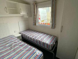 Golden Gate Holiday Centre - Holiday Accommodation 16575 - North Wales - 1186052 - thumbnail photo 8