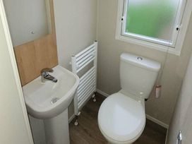 Golden Palm Resort - Holiday Accommodation 16582 - Lincolnshire - 1186053 - thumbnail photo 3