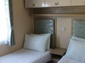 Chesil Beach Holiday Park - Holiday Accommodation 16589 - Dorset - 1186055 - thumbnail photo 11