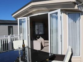 Chesil Beach Holiday Park - Holiday Accommodation 16589 - Dorset - 1186055 - thumbnail photo 13