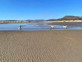 Greenacres Holiday Park - Holiday Accommodation 16594 - North Wales - 1186056 - thumbnail photo 6