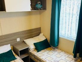 Greenacres Holiday Park - Holiday Accommodation 16594 - North Wales - 1186056 - thumbnail photo 17