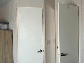 Unity Holiday Resort - Holiday Accommodation 16603 - Somerset & Wiltshire - 1186060 - thumbnail photo 12