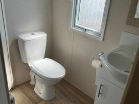 Unity Holiday Resort - Holiday Accommodation 16603 - Somerset & Wiltshire - 1186060 - thumbnail photo 17