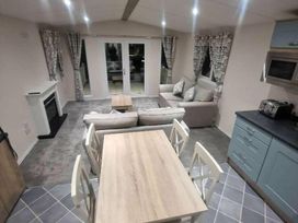 Marine Holiday Park - Holiday Accommodation 16604 - North Wales - 1186061 - thumbnail photo 3