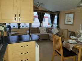 Golden Palm Resort - Holiday Accommodation 16611 - Lincolnshire - 1186064 - thumbnail photo 1