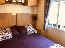 Burnham-on-Sea Holiday Park - Holiday Accommodation 16614 - Devon - 1186065 - thumbnail photo 11