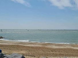 Hayling Island Holiday Park - Meadow Bay Villages - Holiday Accommodation 16626 - Hampshire - 1186068 - thumbnail photo 16