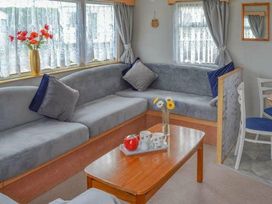 Beach Haven Caravan Park - Holiday Accommodation 16700 - Norfolk - 1186081 - thumbnail photo 2