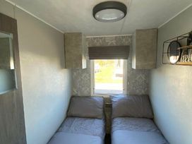 Golden Palm Resort - Holiday Accommodation 16712 - Lincolnshire - 1186083 - thumbnail photo 7