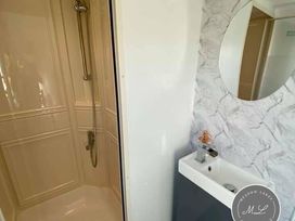 Golden Palm Resort - Holiday Accommodation 16712 - Lincolnshire - 1186083 - thumbnail photo 8