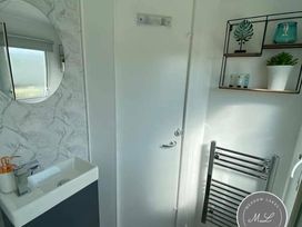 Golden Palm Resort - Holiday Accommodation 16712 - Lincolnshire - 1186083 - thumbnail photo 9