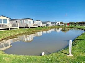 Golden Palm Resort - Holiday Accommodation 16712 - Lincolnshire - 1186083 - thumbnail photo 12