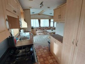 Coral Beach - Holiday Accommodation 16722 - Lincolnshire - 1186085 - thumbnail photo 2