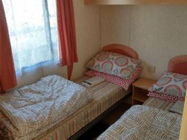 Coral Beach - Holiday Accommodation 16722 - Lincolnshire - 1186085 - thumbnail photo 5