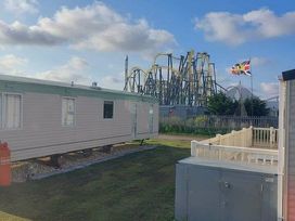 Coral Beach - Holiday Accommodation 16722 - Lincolnshire - 1186085 - thumbnail photo 11