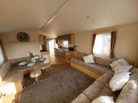 Golden Palm Resort - Holiday Accommodation 16723 - Lincolnshire - 1186086 - thumbnail photo 2