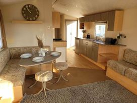 Golden Palm Resort - Holiday Accommodation 16723 - Lincolnshire - 1186086 - thumbnail photo 3