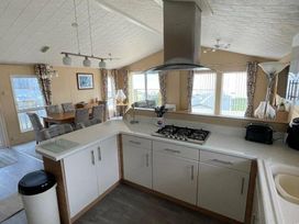 Lydstep Beach - Holiday Accommodation 16728 - South Wales - 1186088 - thumbnail photo 4