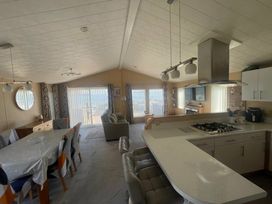 Lydstep Beach - Holiday Accommodation 16728 - South Wales - 1186088 - thumbnail photo 5
