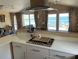 Lydstep Beach - Holiday Accommodation 16728 - South Wales - 1186088 - thumbnail photo 6