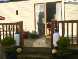 Lyons Sunnysands Holiday Park - Holiday Accommodation 16729 - Mid Wales - 1186089 - thumbnail photo 7