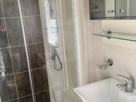 Lyons Sunnysands Holiday Park - Holiday Accommodation 16729 - Mid Wales - 1186089 - thumbnail photo 10